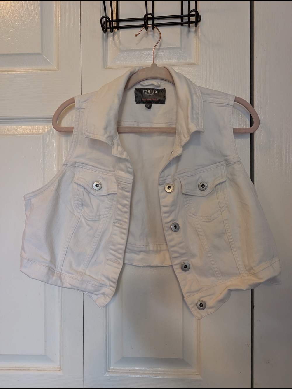 Torrid White Denim Cropped Vest Size 0 Button Front Jean Vest - Picture 2 of 4